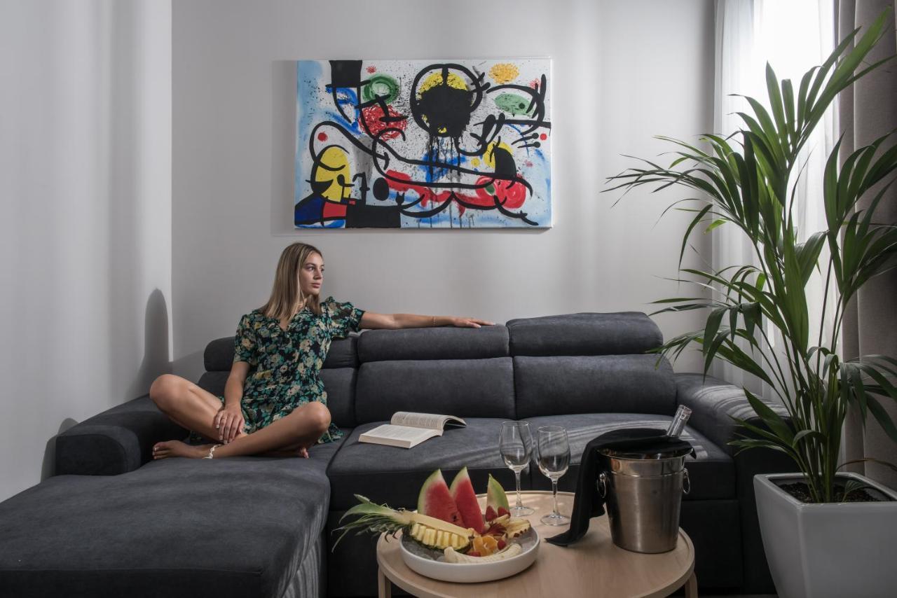 Jacuzzi Suite Piazza Dei Leoni Ηράκλειο Κρήτης Εξωτερικό φωτογραφία